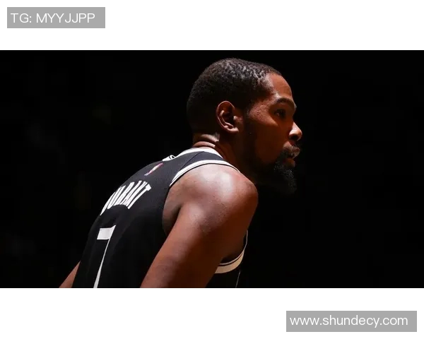 篮球与足球明星壁纸精选展现运动魅力与青春活力的视觉盛宴 篮球与足球明星壁纸精选展现运动魅力与青春活力的视觉盛宴