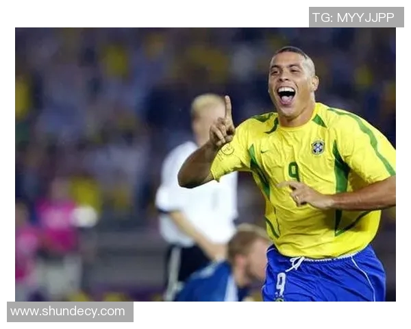 泰国足球历史上的传奇明星们与他们的辉煌成就回顾