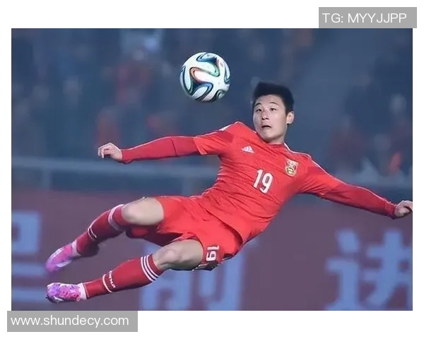 中国首位足球明星的传奇故事与对中国足球的影响分析 中国首位足球明星的传奇故事与对中国足球的影响分析