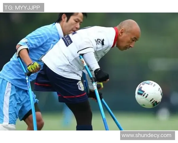 当今仍在赛场上活跃的足球明星有哪些值得关注的球员