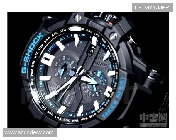 足球明星小罗独特首饰饰品展现个性魅力与时尚风采 足球明星小罗独特首饰饰品展现个性魅力与时尚风采