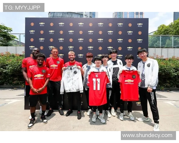 戈贝尔与足球明星同框合影展现运动员友谊与跨界魅力