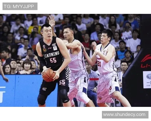 步行者与活塞激战正酣球迷期待精彩对决与惊喜表现 步行者与活塞激战正酣球迷期待精彩对决与惊喜表现